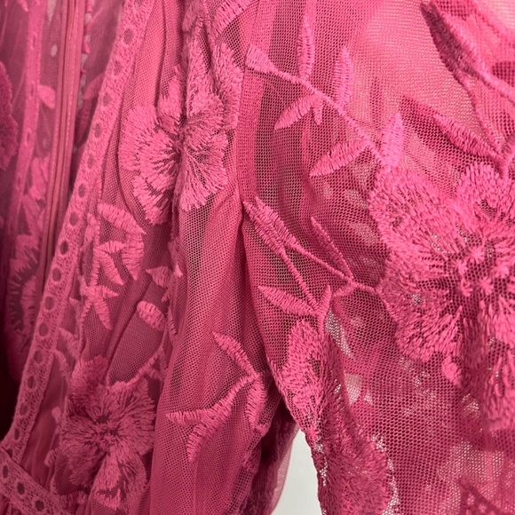 Lace Deep V Romper - Picture 2 of 3